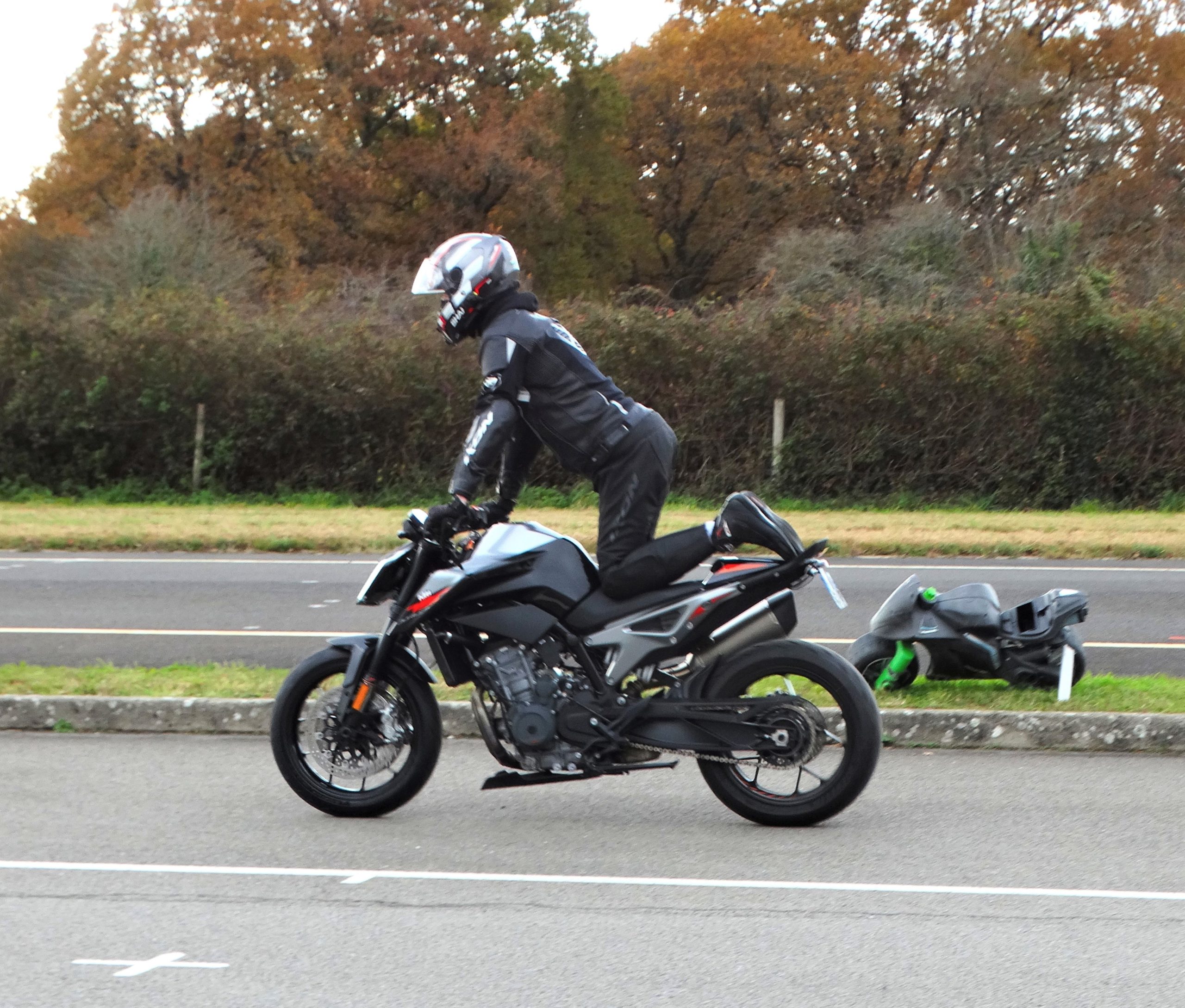 CPM Equilibre 4 Décembre 2022  Casim 44 - La sécurité à moto