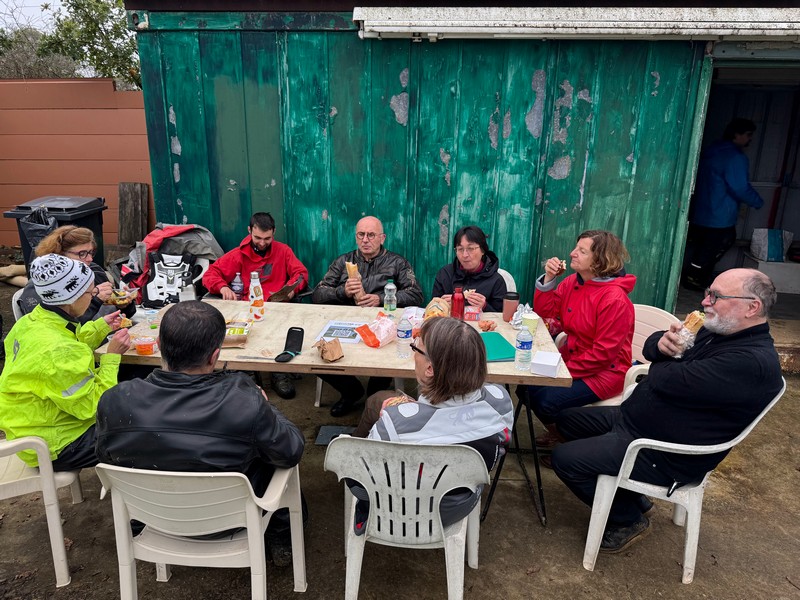Repas extérieur lors de la journée tout-terrain